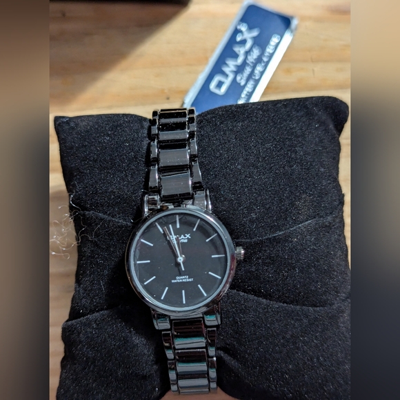 Classic OMAX Designer Waterproof Stainless Steel Rhodium Pltd Dress lady's watch - Picture 6 of 7